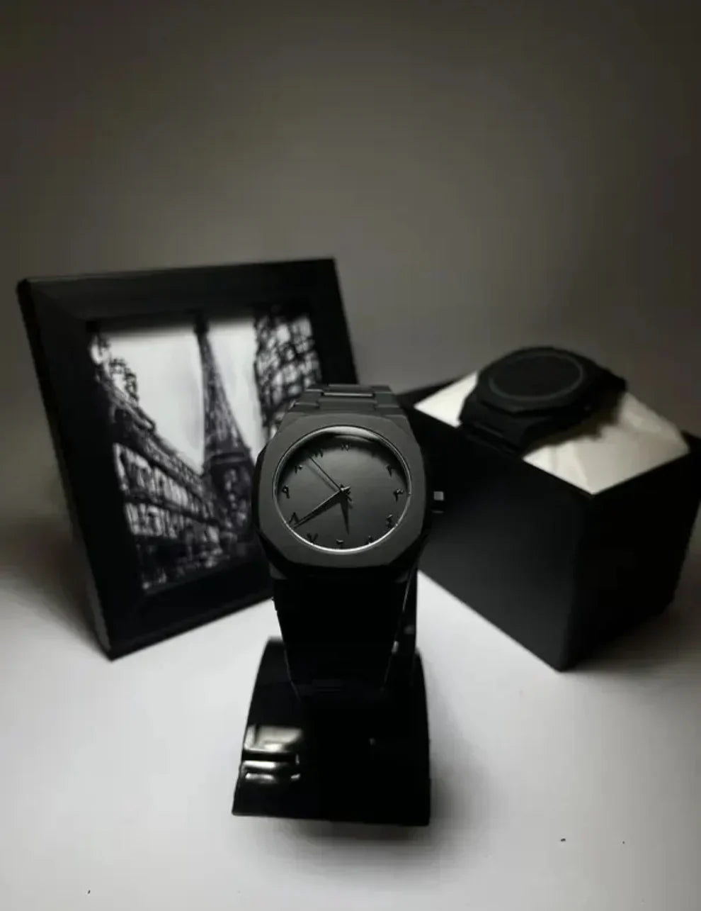 Black Aura Quartz Watch – Stylish Analog Watch For Men & Boys