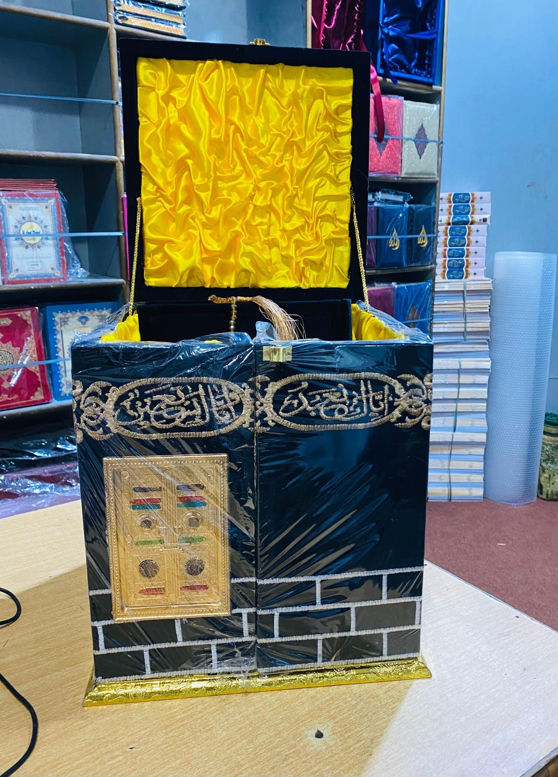 Kaba Quran Majeed Bold Letters 12 Lines