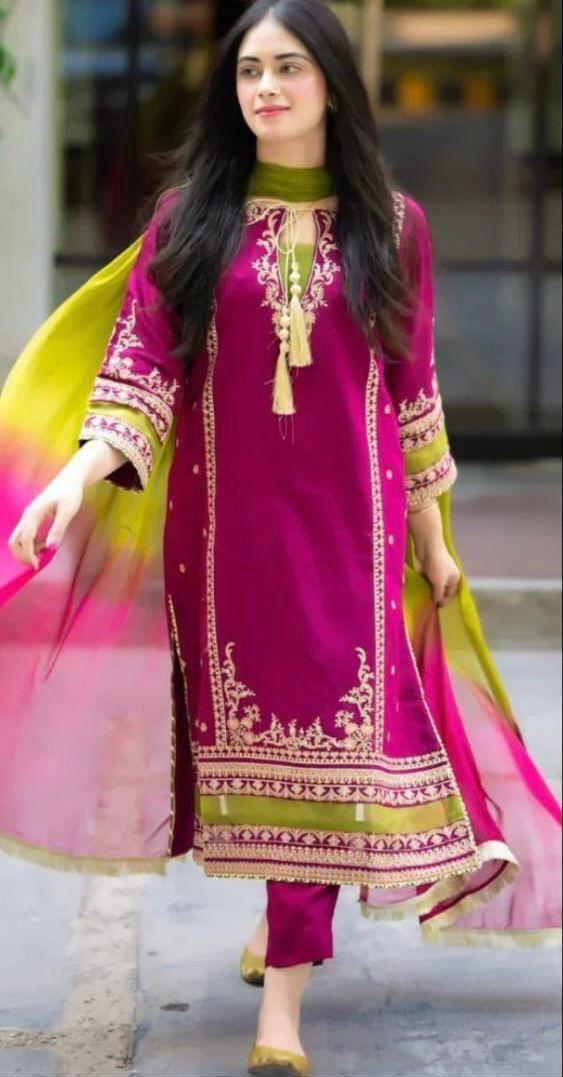 SALE OFFER OMAL BY SO KOMAL Lawn 3PC Embroidered ( Unstitched )