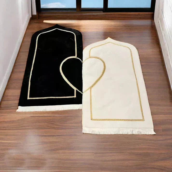 Couple Prayer Jaye Namaz